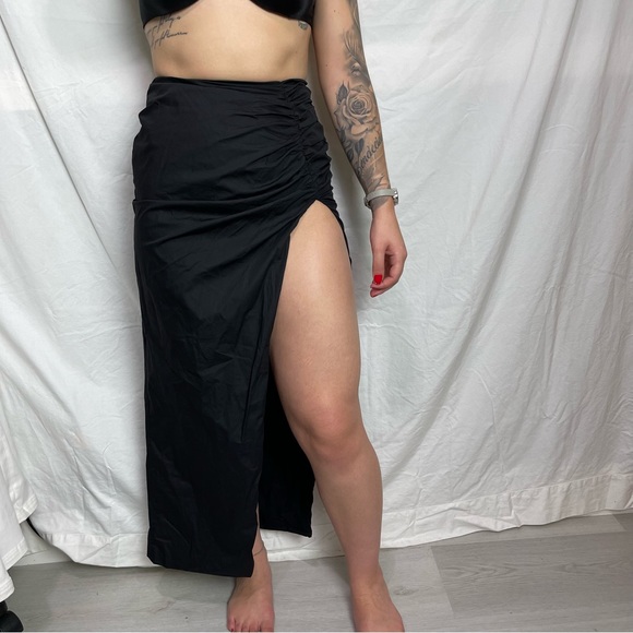 Fashion Nova Black Hot Date Skirt  Size Small - Picture 7 of 10